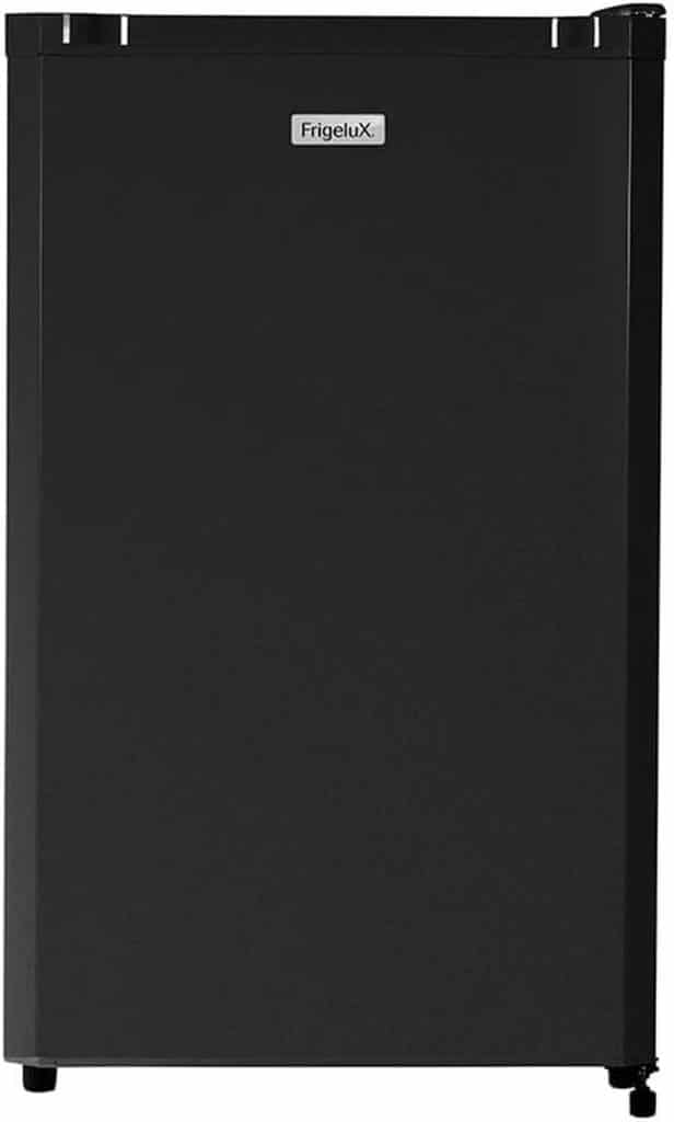 Test du FrigeluX RTT127NE : un réfrigérateur compact de 120L