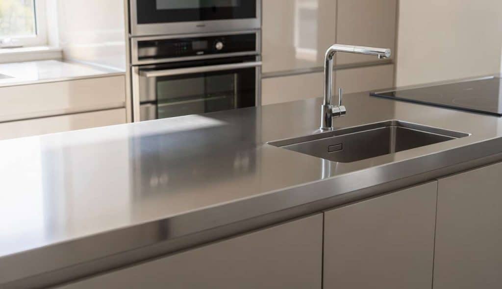 Revêtement inox : garder l'éclat sans effort