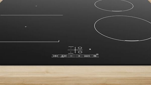 Découvrez le test complet de la table à induction Bosch PVS611BB6E : performance, design élégant et innovation en cuisine.