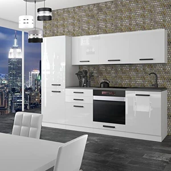 Découvrez l'esthétique et la fonctionnalité de la cuisine équipée belini sandy 240 cm en blanc brillant pour transformer votre espace culinaire.
