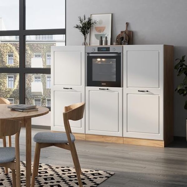 Explorez le charme campagnard compact avec la cuisine Vicco R-Line 180 cm. Élégance et praticité pour les petits espaces dans un design moderne et raffiné.