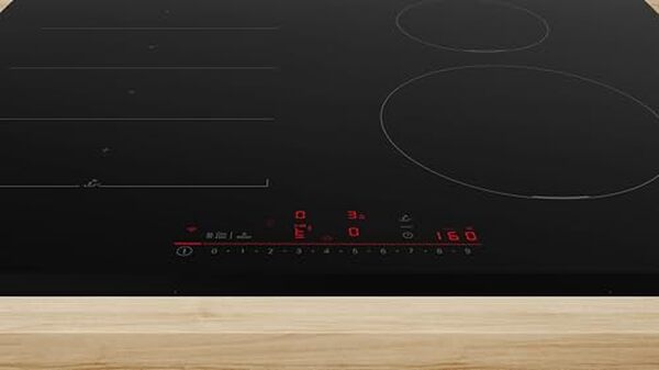 Découvrez la plaque à induction Bosch PIX631HC1E, un appareil performant de 60 cm doté de fonctionnalités modernes pour une cuisson optimale. Idéale pour les cuisines contemporaines, elle allie design élégant et efficacité énergétique.
