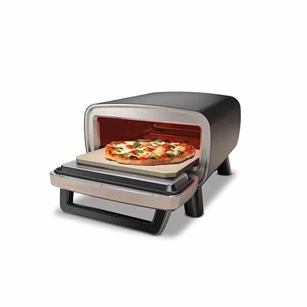 Découvrez notre avis sur le four à pizza et friteuse sans huile Ninja Artisan MO201EU : explorez ses 4 modes innovants pour réussir vos repas en extérieur