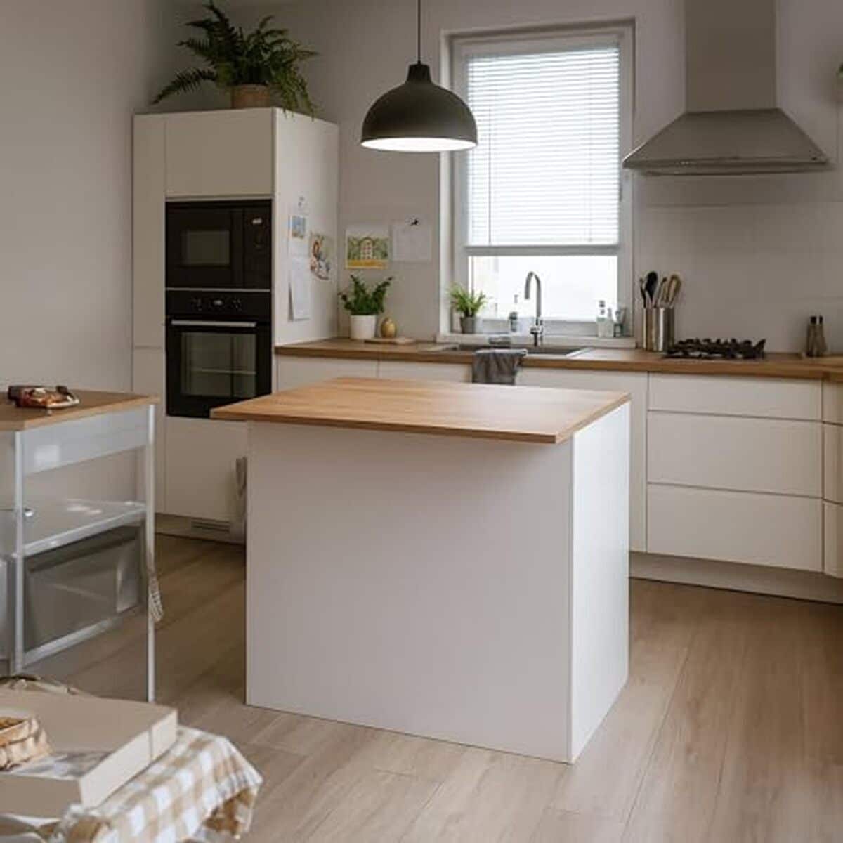 Test de l'îlot de cuisine Emmanuel Dmora : polyvalence et design italien